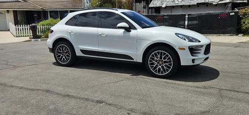 White 2018 Porsche Macan Macan S