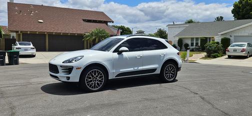 White 2018 Porsche Macan Macan S