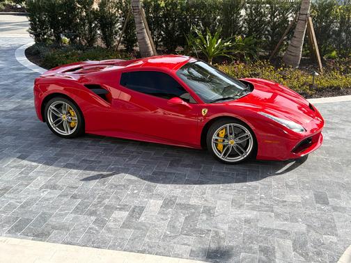 2019 Ferrari 488 Spider Base