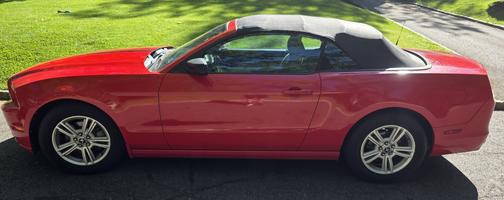 Red 2014 Ford Mustang V6