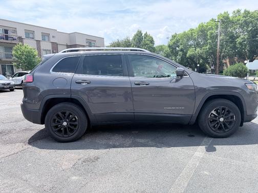 Gray 2020 Jeep Cherokee Latitude Plus