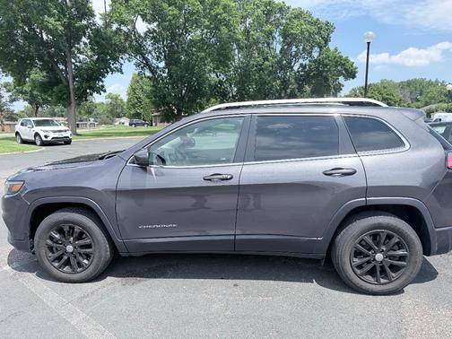 Gray 2020 Jeep Cherokee Latitude Plus