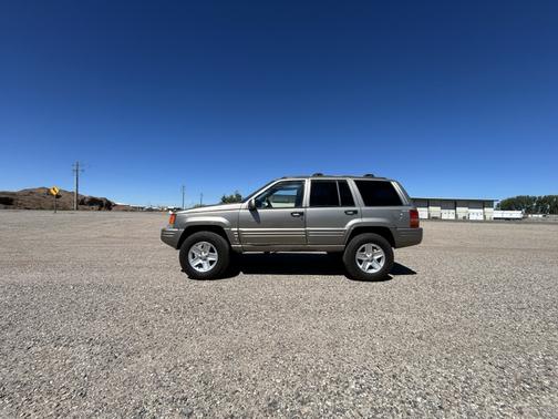 Silver 1998 Jeep Grand Cherokee Limited 4WD