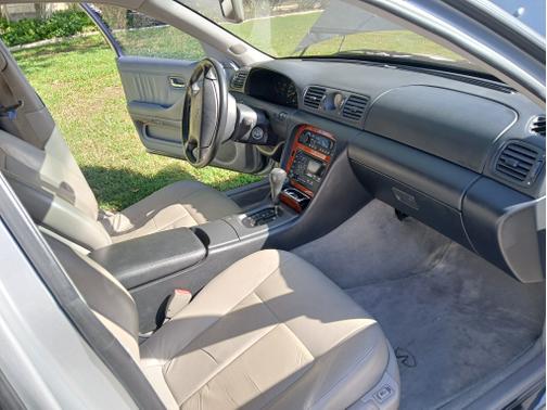1995 INFINITI J30 Base