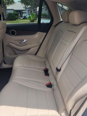 White 2022 Mercedes-Benz GLC 300 4MATIC