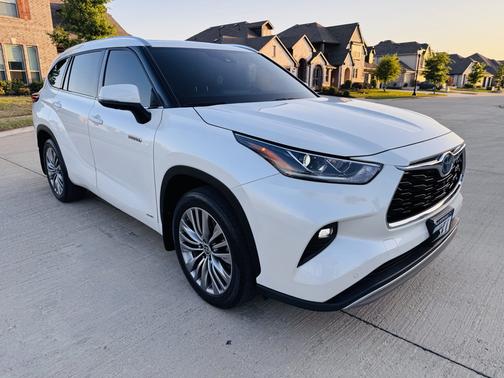 2021 Toyota Highlander Hybrid Platinum
