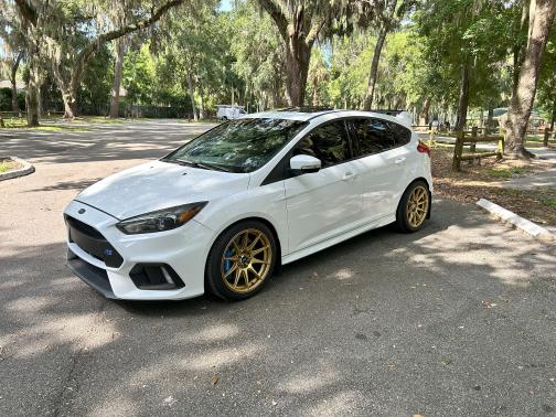 2017 Ford Focus RS Base