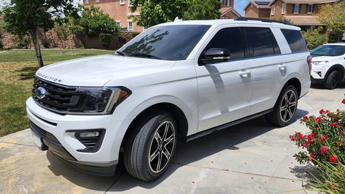 Photo 2 of 13 of 2020 Ford Expedition Limited