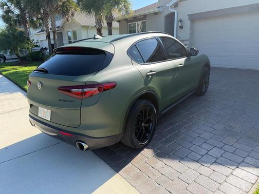 Green 2021 Alfa Romeo Stelvio Base