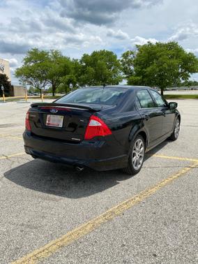 Photo 5 of 10 of 2012 Ford Fusion SE