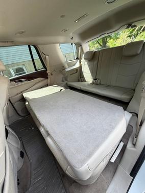 White 2017 Cadillac Escalade Luxury