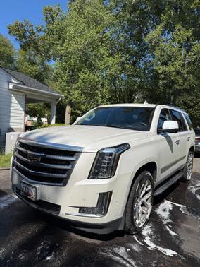 White 2017 Cadillac Escalade Luxury