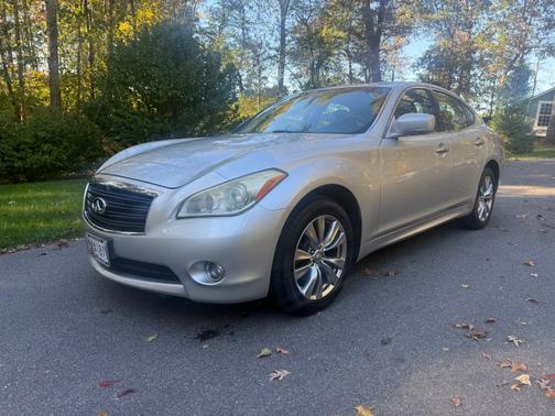 2011 INFINITI M37x Base