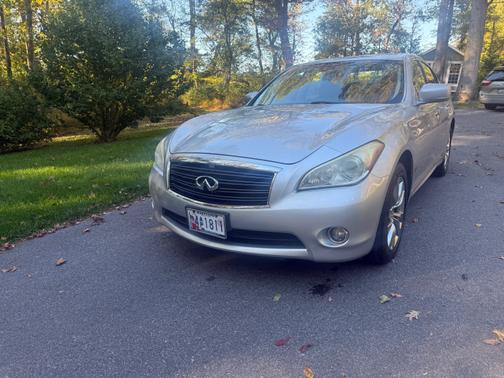 2011 INFINITI M37x Base