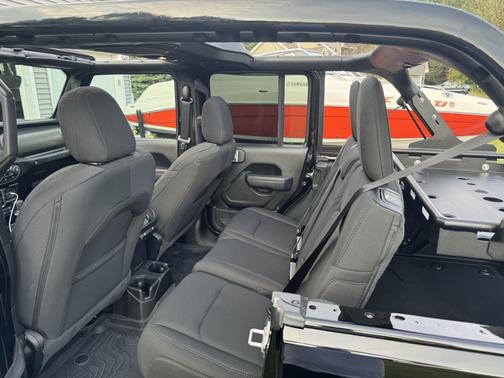 2022 Jeep Wrangler Unlimited Willys