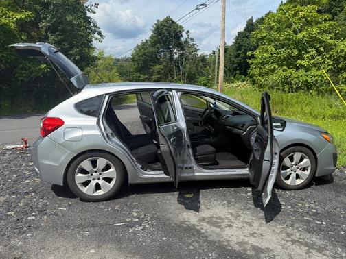 Silver 2013 Subaru Impreza 2.0i