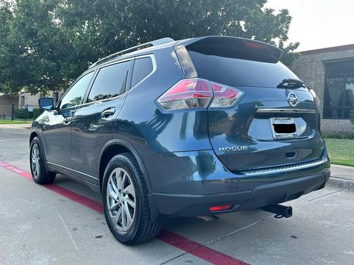 Blue 2014 Nissan Rogue SL