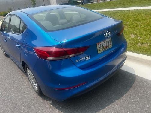 2018 Hyundai ELANTRA SE