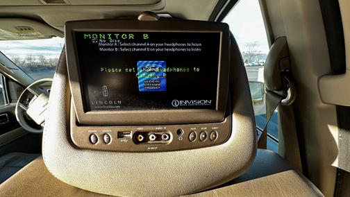 White 2011 Lincoln Navigator Base