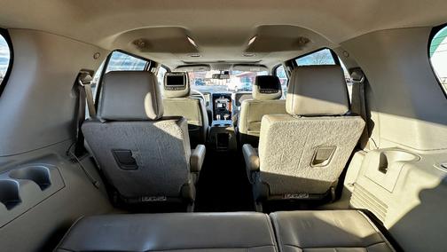 White 2011 Lincoln Navigator Base