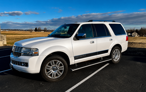 White 2011 Lincoln Navigator Base