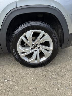 2021 Volkswagen Atlas 3.6L SE w/Technology