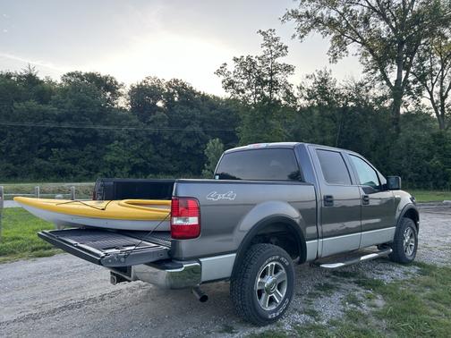 2005 Ford F-150 XLT Crew Cab