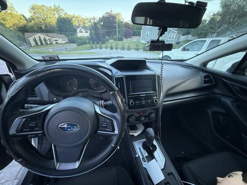 White 2017 Subaru Impreza 2.0i