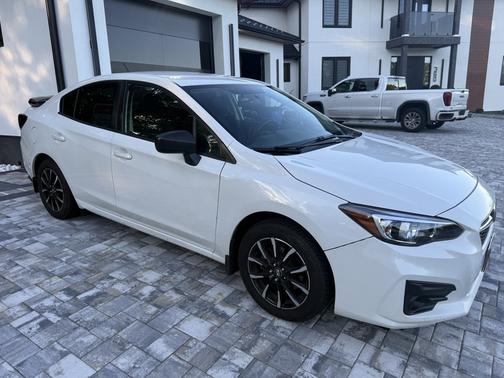 White 2017 Subaru Impreza 2.0i
