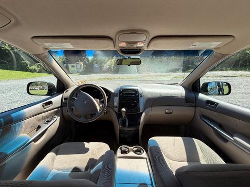 Blue 2007 Toyota Sienna LE
