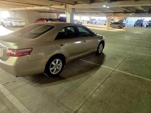 Beige 2007 Toyota Camry LE