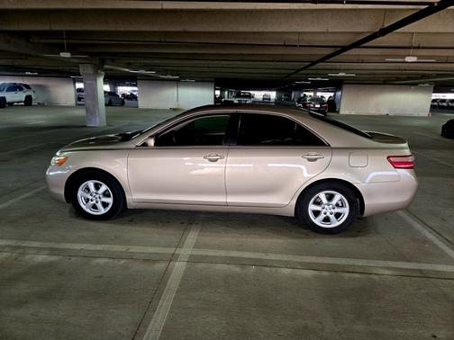 Beige 2007 Toyota Camry LE