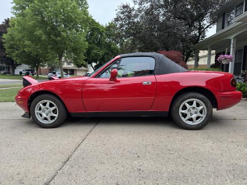 1996 Mazda MX-5 Miata Base