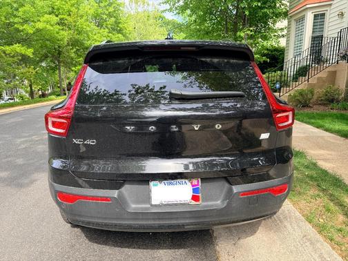 Black 2021 Volvo XC40 Recharge Pure Electric P8 R-Design