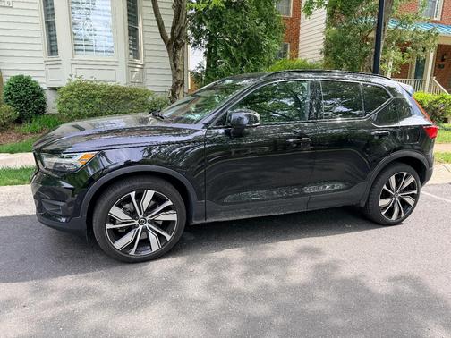 Black 2021 Volvo XC40 Recharge Pure Electric P8 R-Design