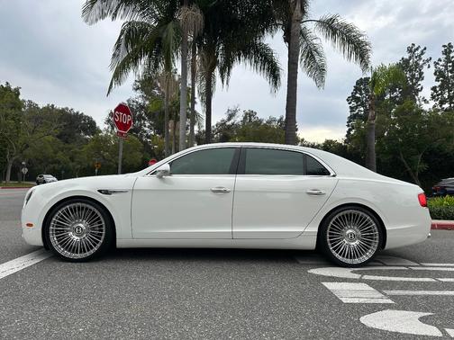 2018 Bentley Flying Spur V8