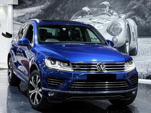 Blue 2017 Volkswagen Touareg V6 Wolfsburg Edition