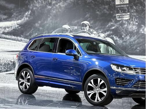 Blue 2017 Volkswagen Touareg V6 Wolfsburg Edition