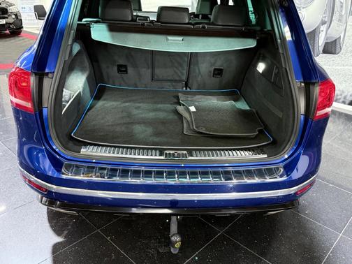 Blue 2017 Volkswagen Touareg V6 Wolfsburg Edition