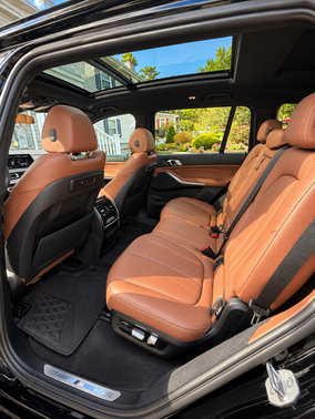 Black 2022 BMW X7 xDrive40i