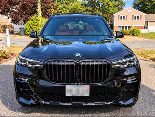 Black 2022 BMW X7 xDrive40i
