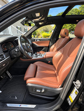 Black 2022 BMW X7 xDrive40i