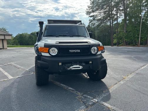 White 2014 Toyota FJ Cruiser Base