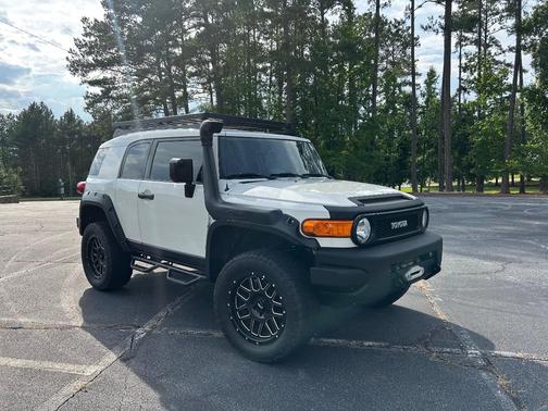 White 2014 Toyota FJ Cruiser Base