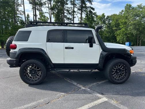 White 2014 Toyota FJ Cruiser Base