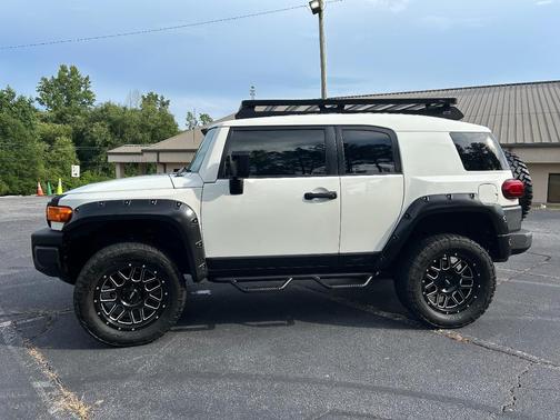 White 2014 Toyota FJ Cruiser Base