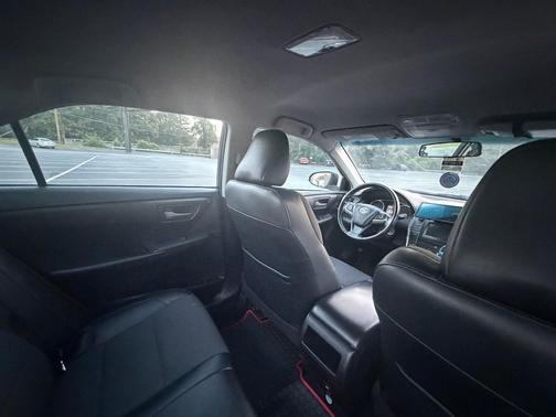 Red 2017 Toyota Camry SE
