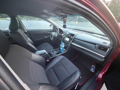 Red 2017 Toyota Camry SE