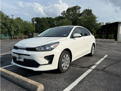 White 2022 Kia Rio LX
