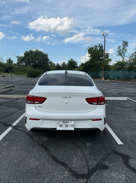 White 2022 Kia Rio LX